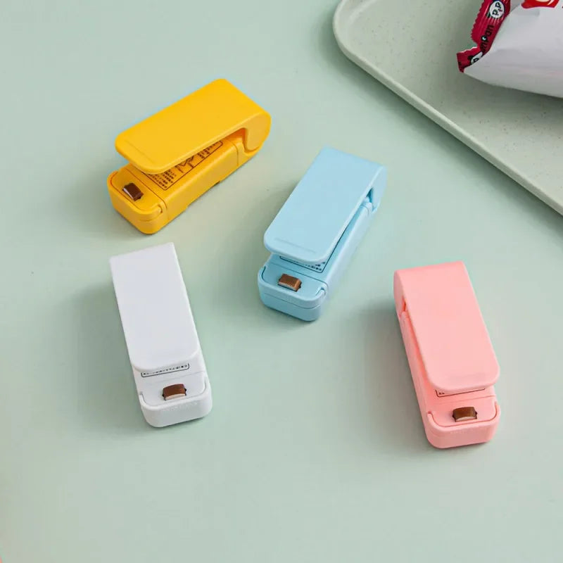 Mini Heat Bag Sealing Machine - Portable Plastic Bag Clip for Food Storage and Snack Sealing Kitchen Gadgets Novara Shop   Novara Shop