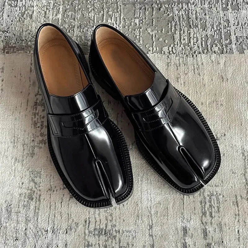 New Tabi Shoes Loafer Men And Women Split Toe Flats Casual Shoes Woman British Style Thick Sole Patent Leather Shoes Big Size 45 Novara Shop