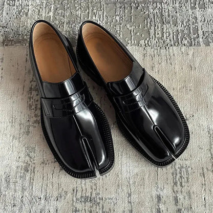 New Tabi Shoes Loafer Men And Women Split Toe Flats Casual Shoes Woman British Style Thick Sole Patent Leather Shoes Big Size 45 Novara Shop