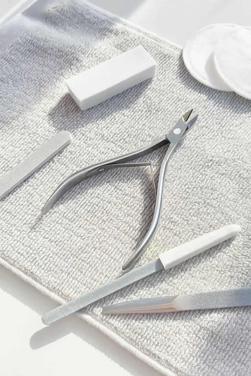 Professional Nail Cutter Scissors for Dead Skin Removal – Stainless Steel Eagle Beak Nipper Pliers for Manicure and Pedicure Hand Care