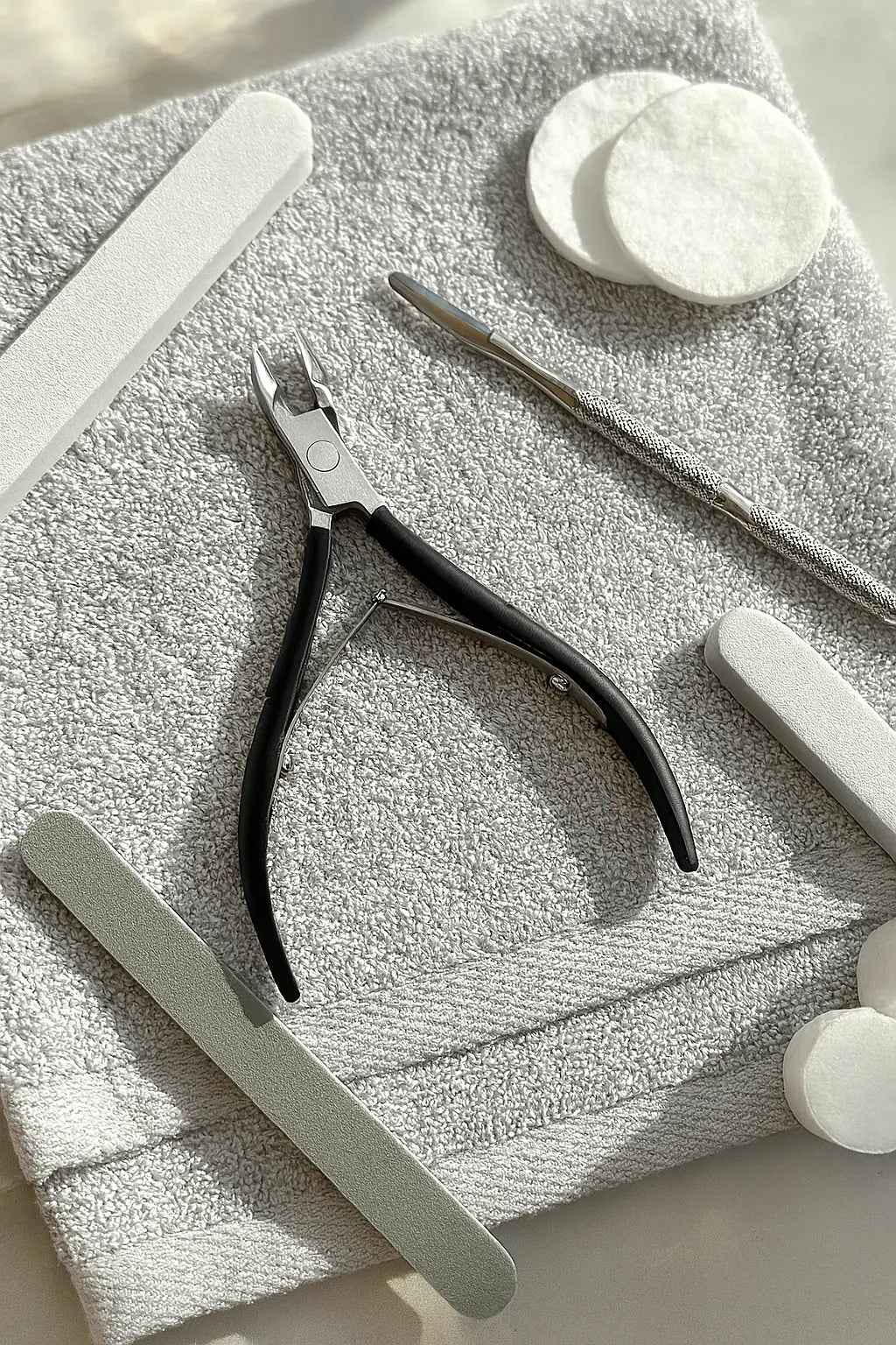Professional Nail Cutter Scissors for Dead Skin Removal – Stainless Steel Eagle Beak Nipper Pliers for Manicure and Pedicure Hand Care